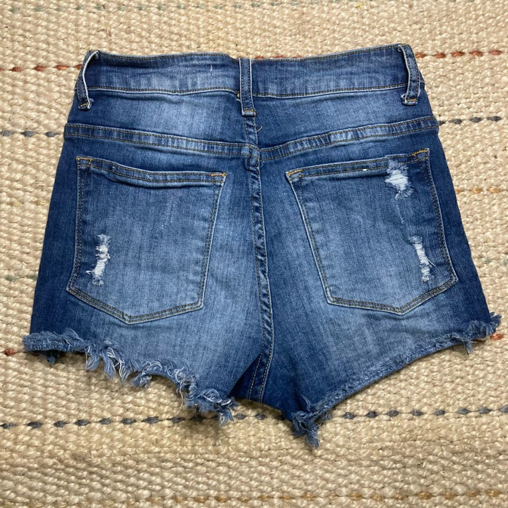 KanCan, Medium Blue Wash Distressed Jean Shorts Mid-High Rise Denim 5 Juniors - Picture 9 of 9